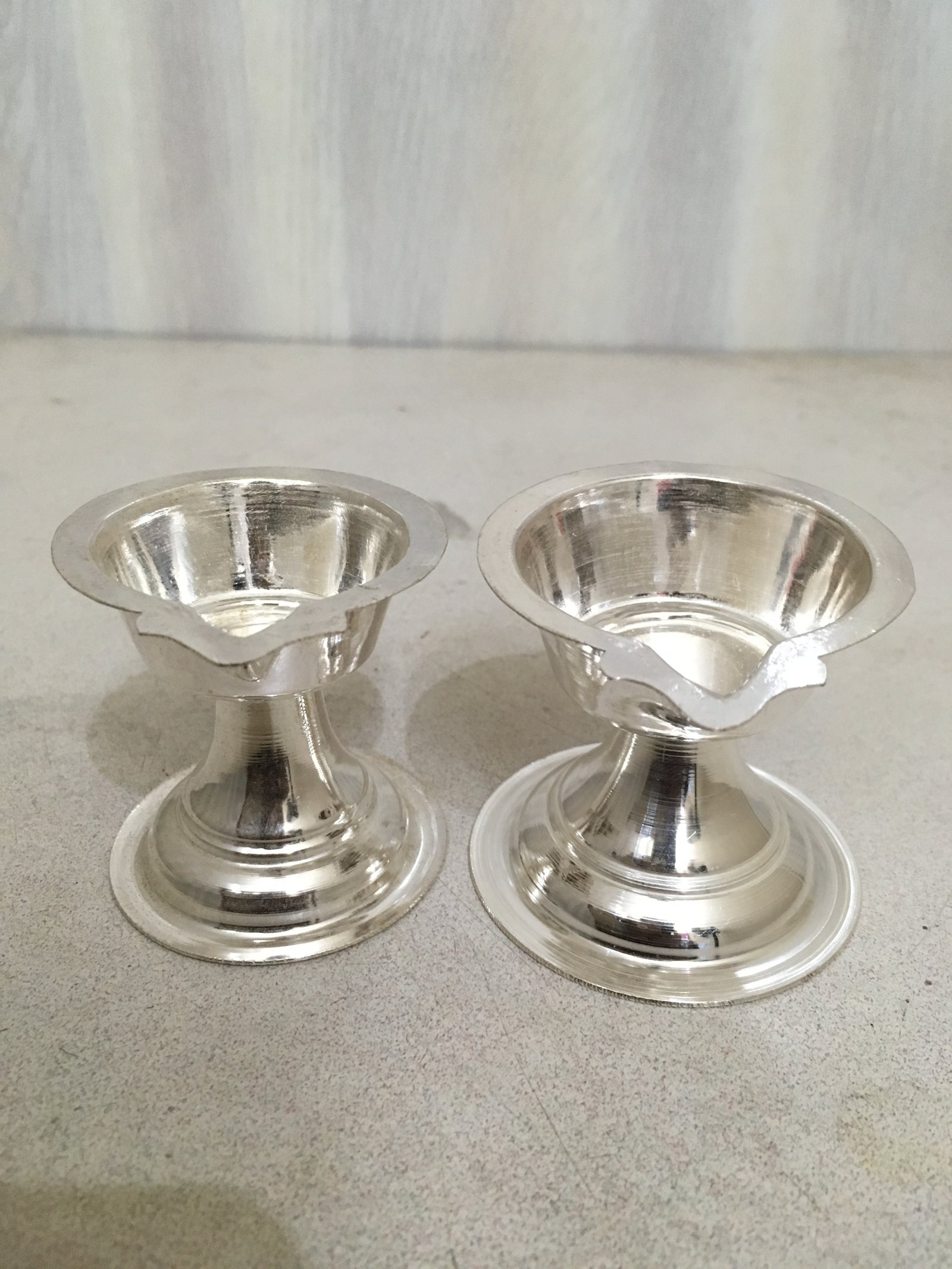 Silver Agul Stand Pair